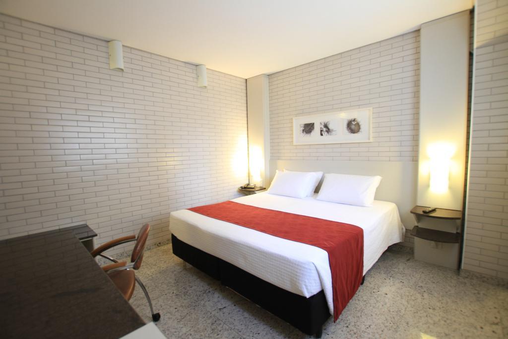 Hotel Confiance Batel Curitiba Habitación foto